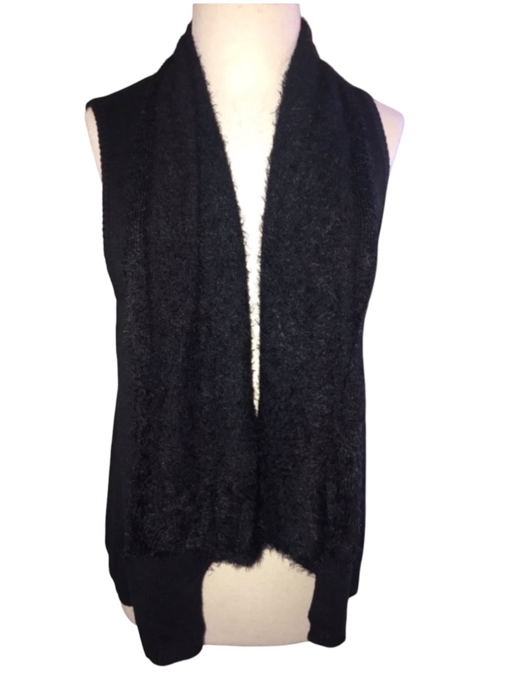 Sunny Leigh Black Sleeveless Eyelash Open-Front Cardigan Vest. 1X